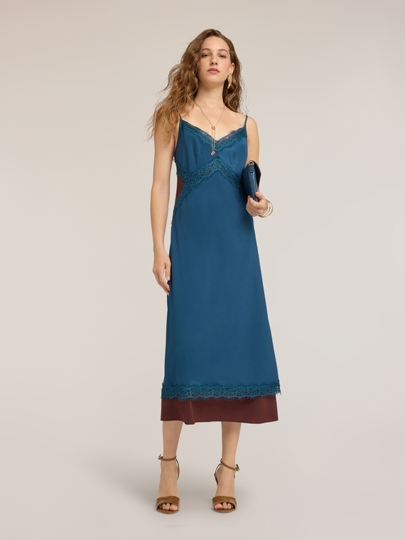 Vestido regular en crep&eacute; de China con encaje