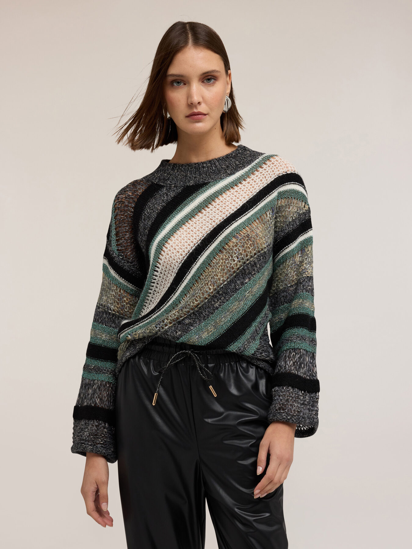 Jersey de mohair con trabajo calado image number 2