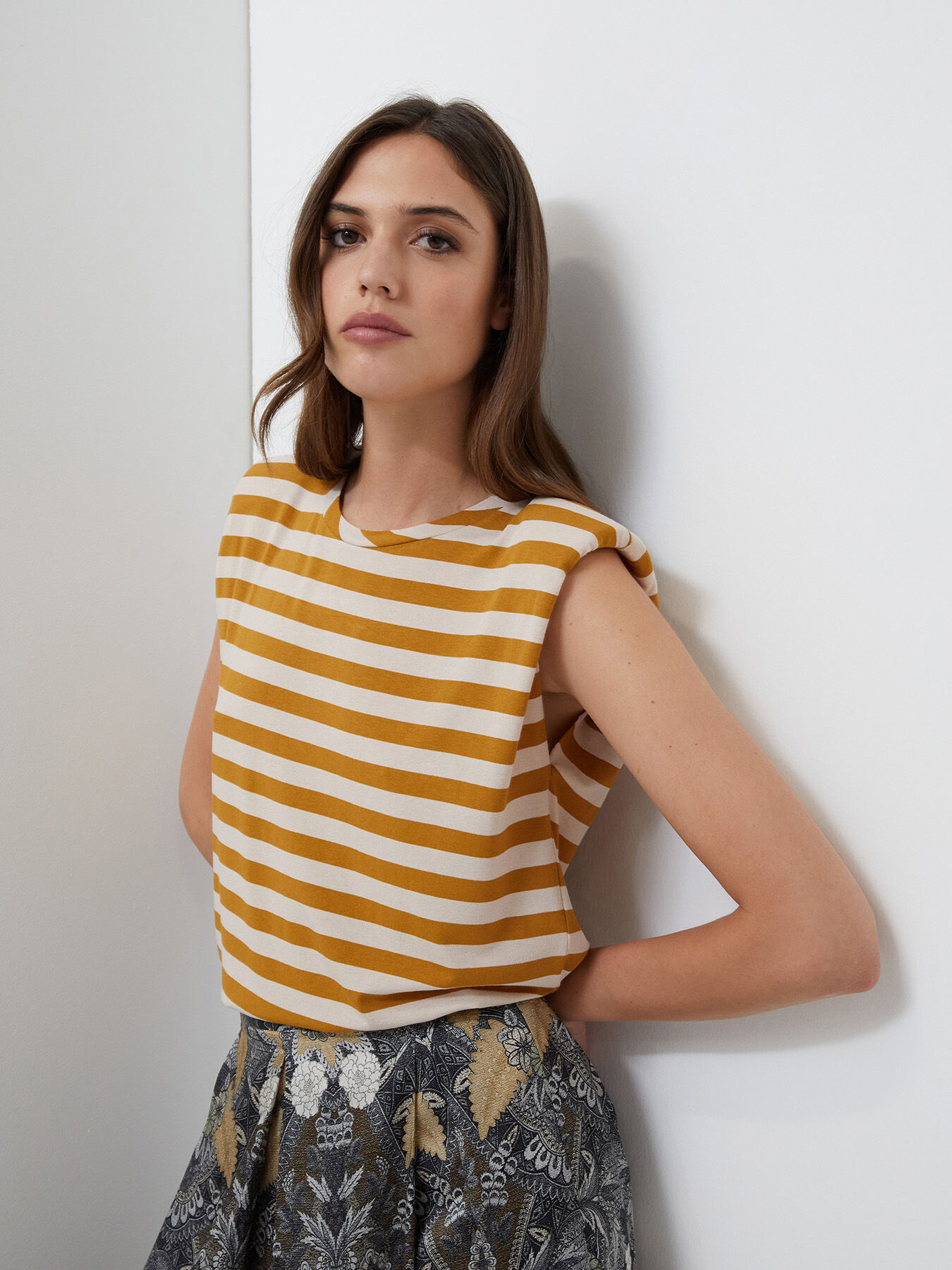 Striped T-shirt with shoulder straps image number 0