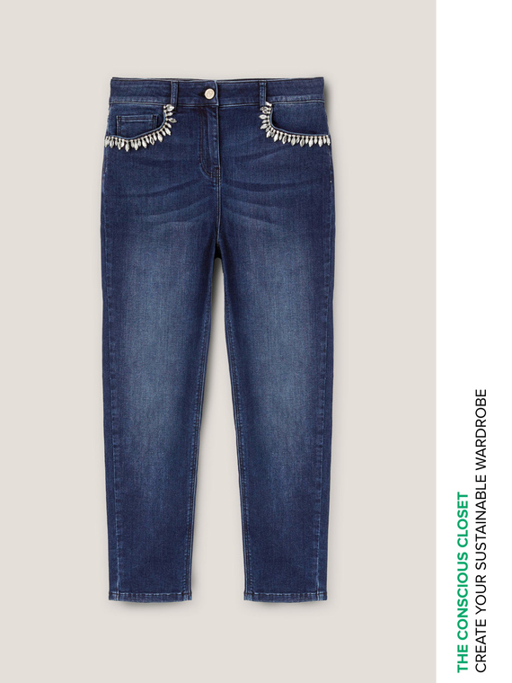 Skinny jeans with embroidered crystal stones