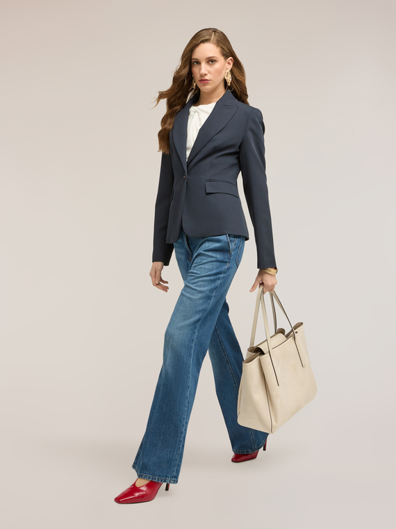 Single-breasted blazer with lapels