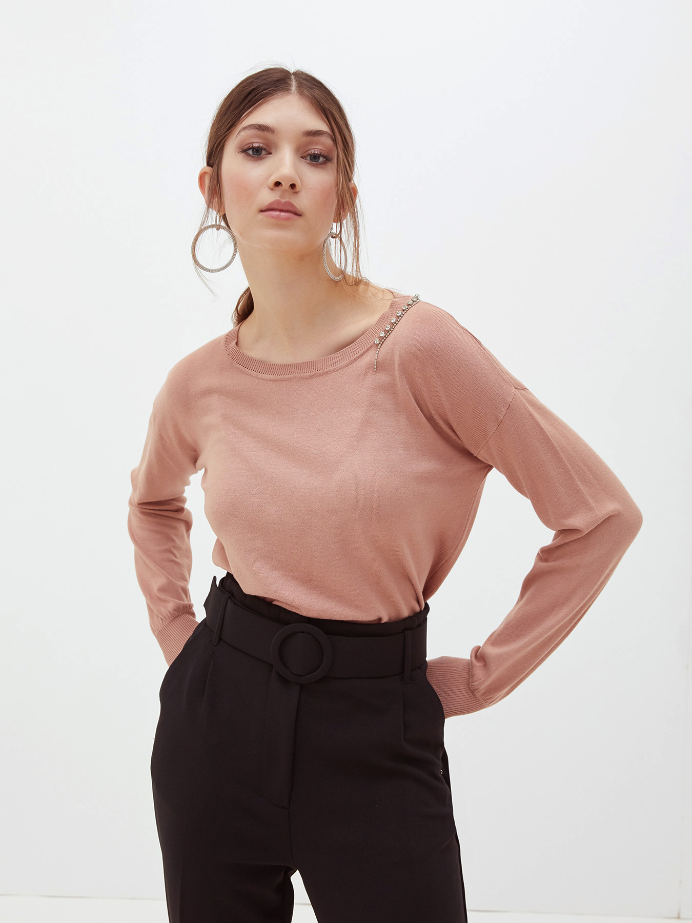 Sweater with rhinestone and gemstone chain image number 2