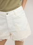 Short en serg&eacute; avec dentelle image number 3