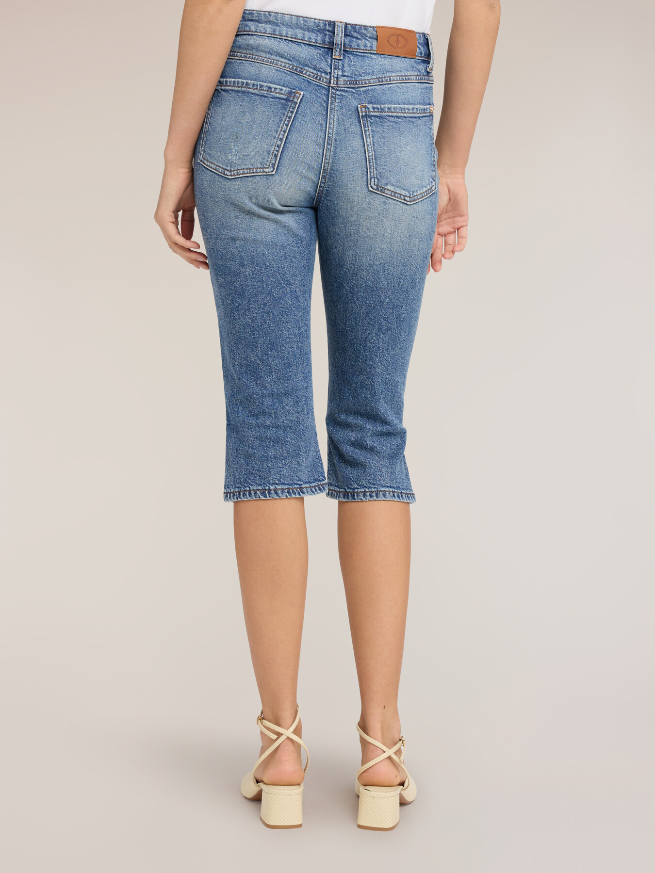 Capri-Jeans mit Schlitz image number 1