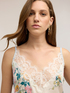 Top long en satin avec inserts en dentelle image number 3