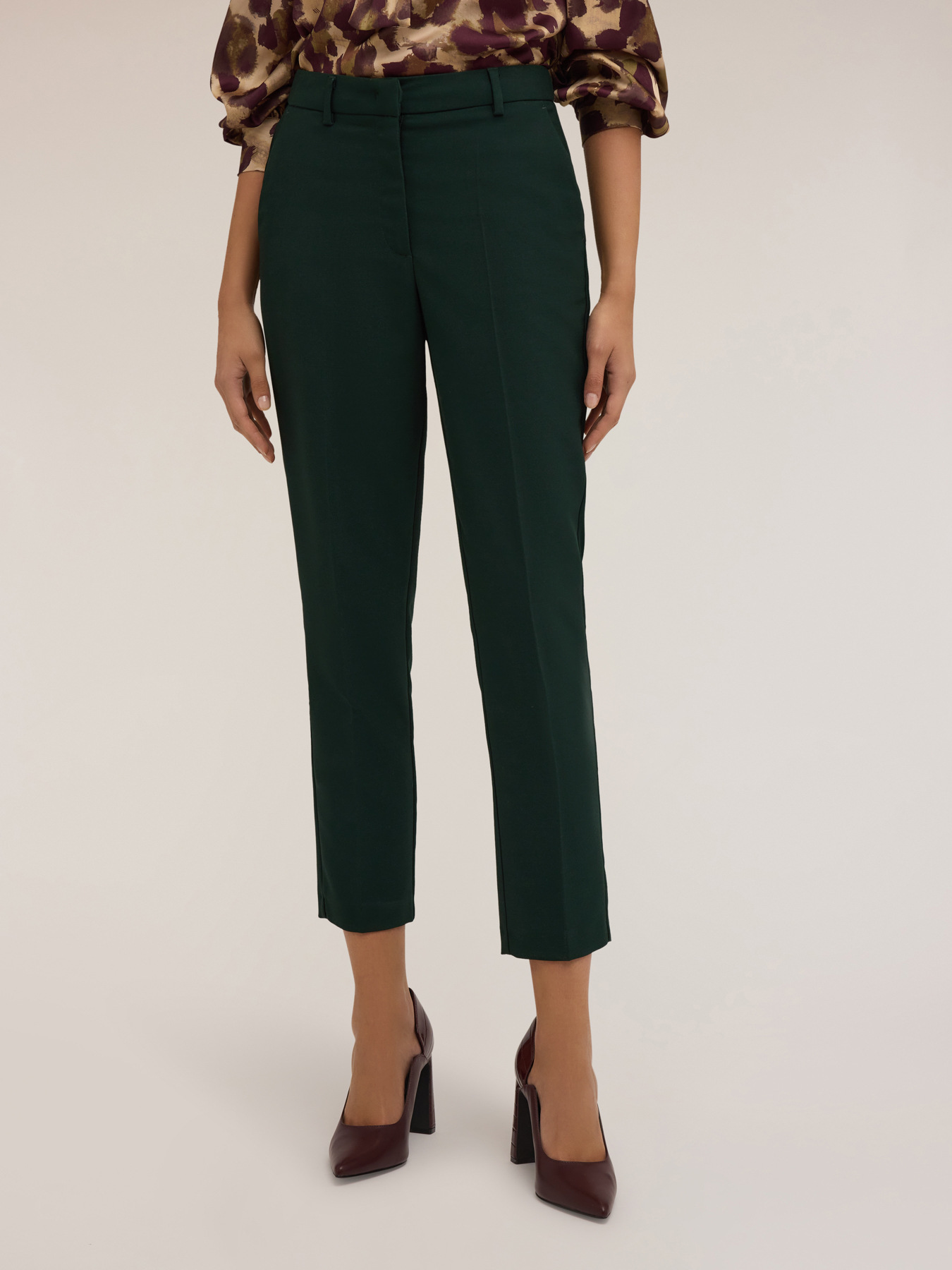 Regular trousers with pressed crease image number 1