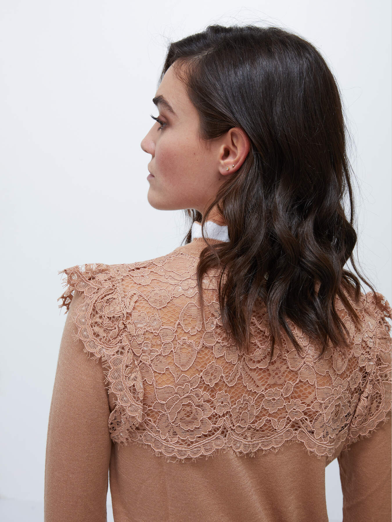 Pullover mit Spitzeneinsatz image number 2