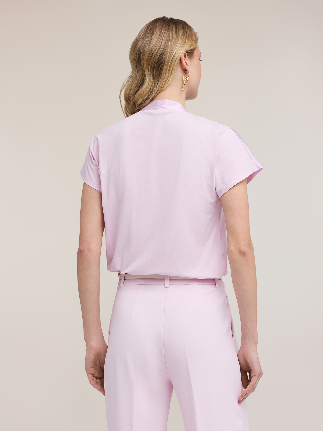 Two-material V-neck T-shirt image number 1