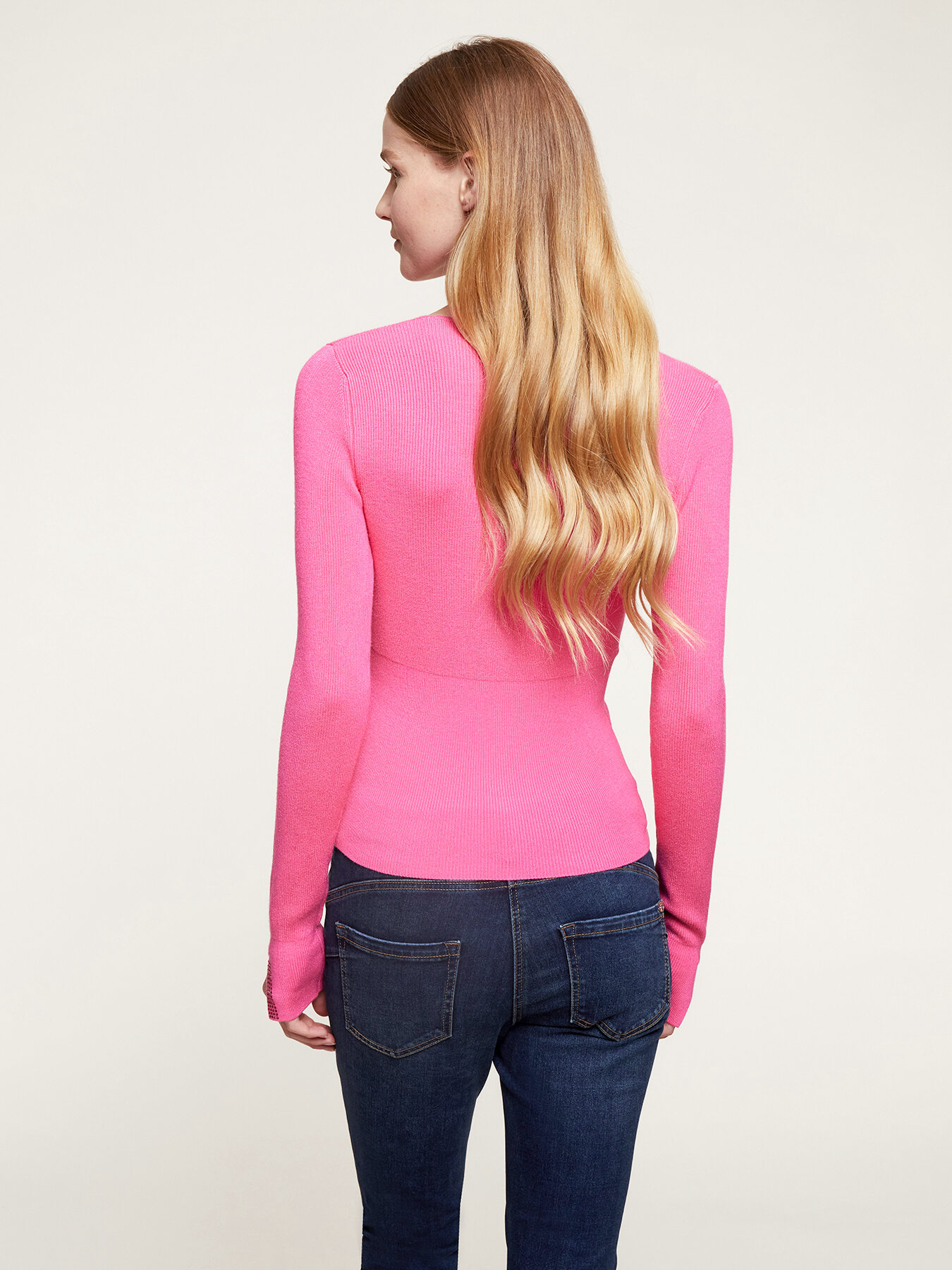 Maglia a costine scollo ad incrocio image number 1