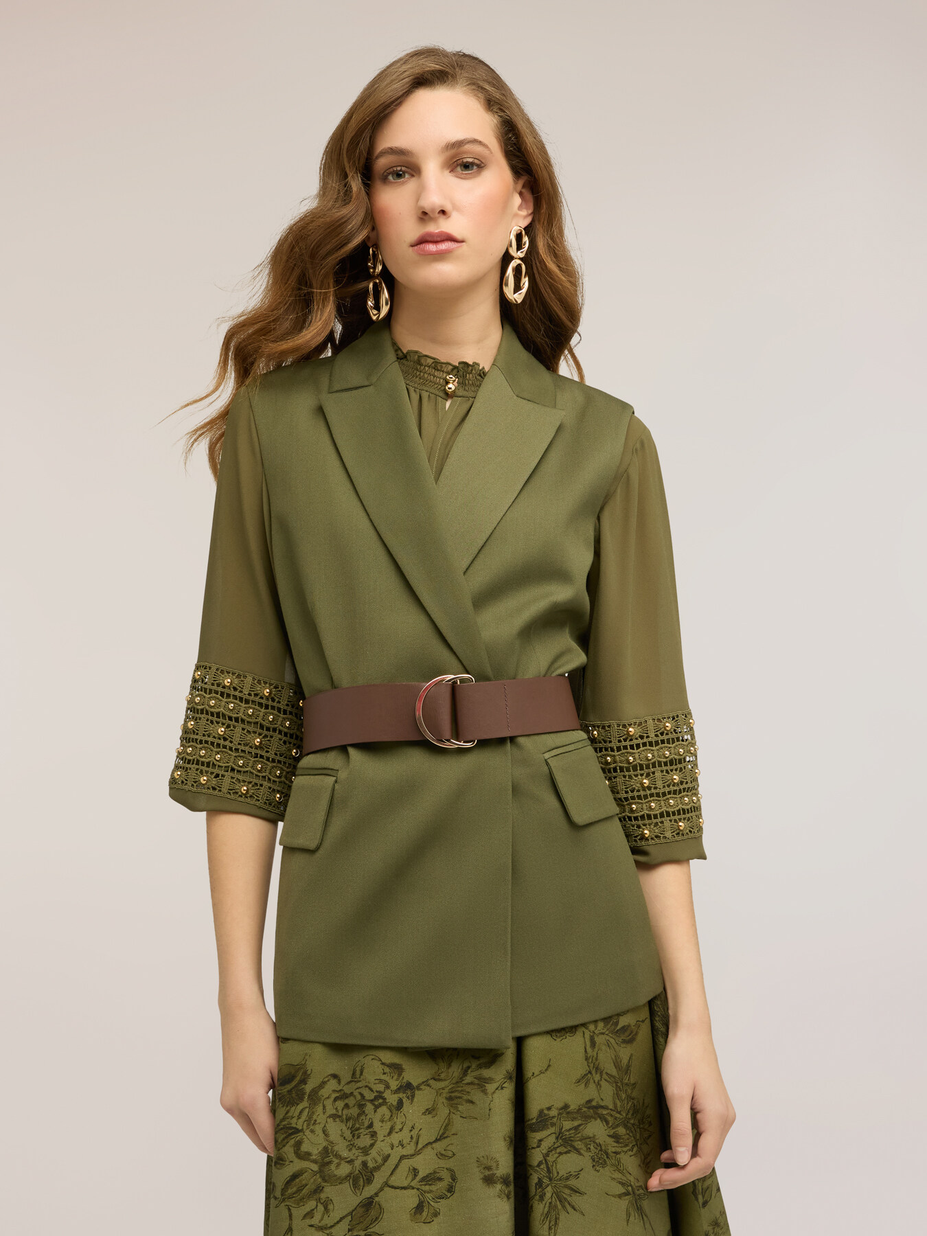 Chaleco de poliviscosa con cintur&oacute;n image number 2