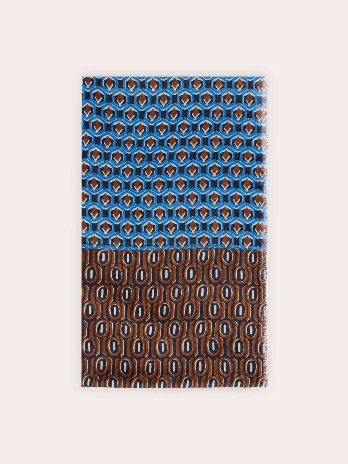 Stola fantasia geometrica image number 1