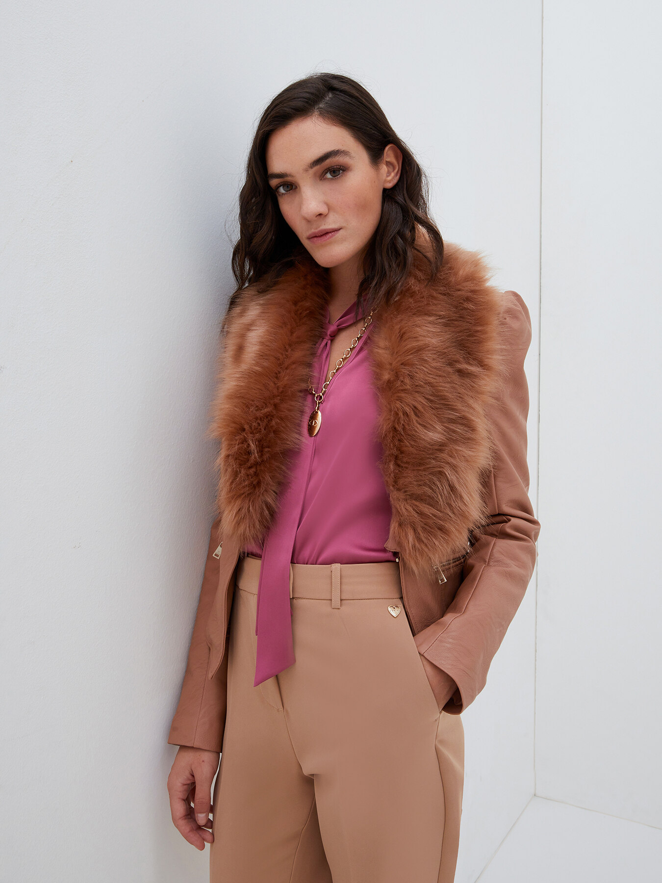 Giubbotto con collo effetto pelliccia image number 0