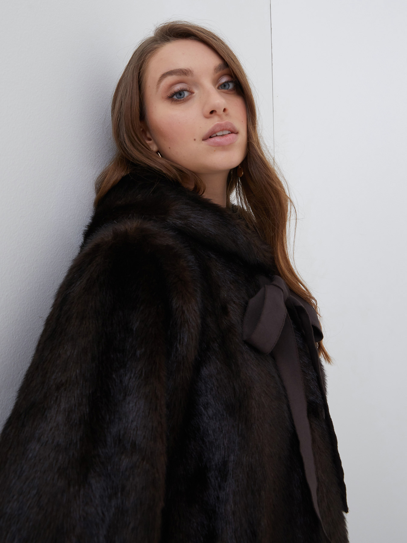 Short faux fur coat with hood image number 0
