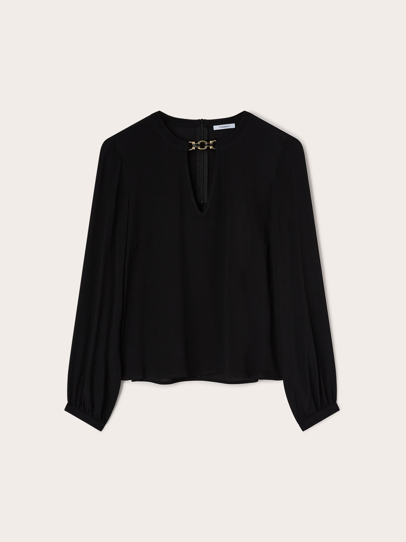 Cr&ecirc;pe de chine blouse with metal loop image number 4