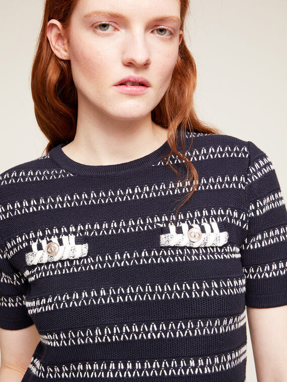 Short-sleeved embroidered sweater