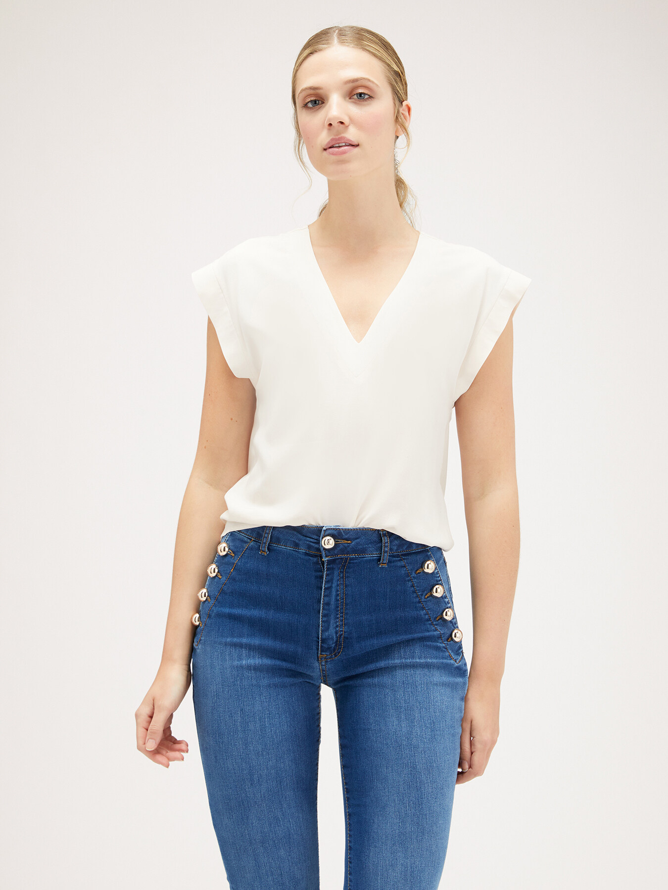 Viskose-Bluse mit V-Ausschnitt image number 0