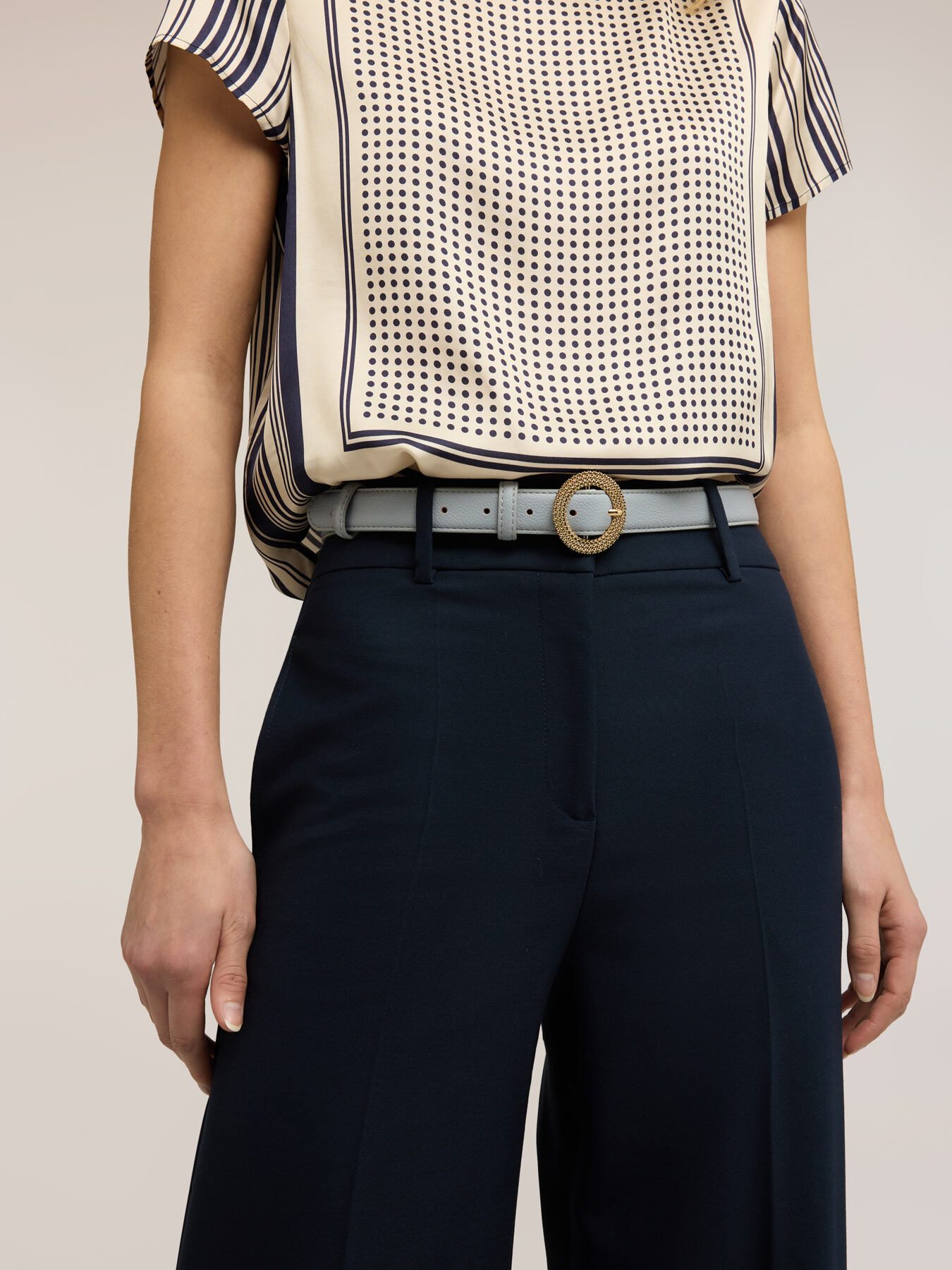 Belt with circular jewel buckle image number 0