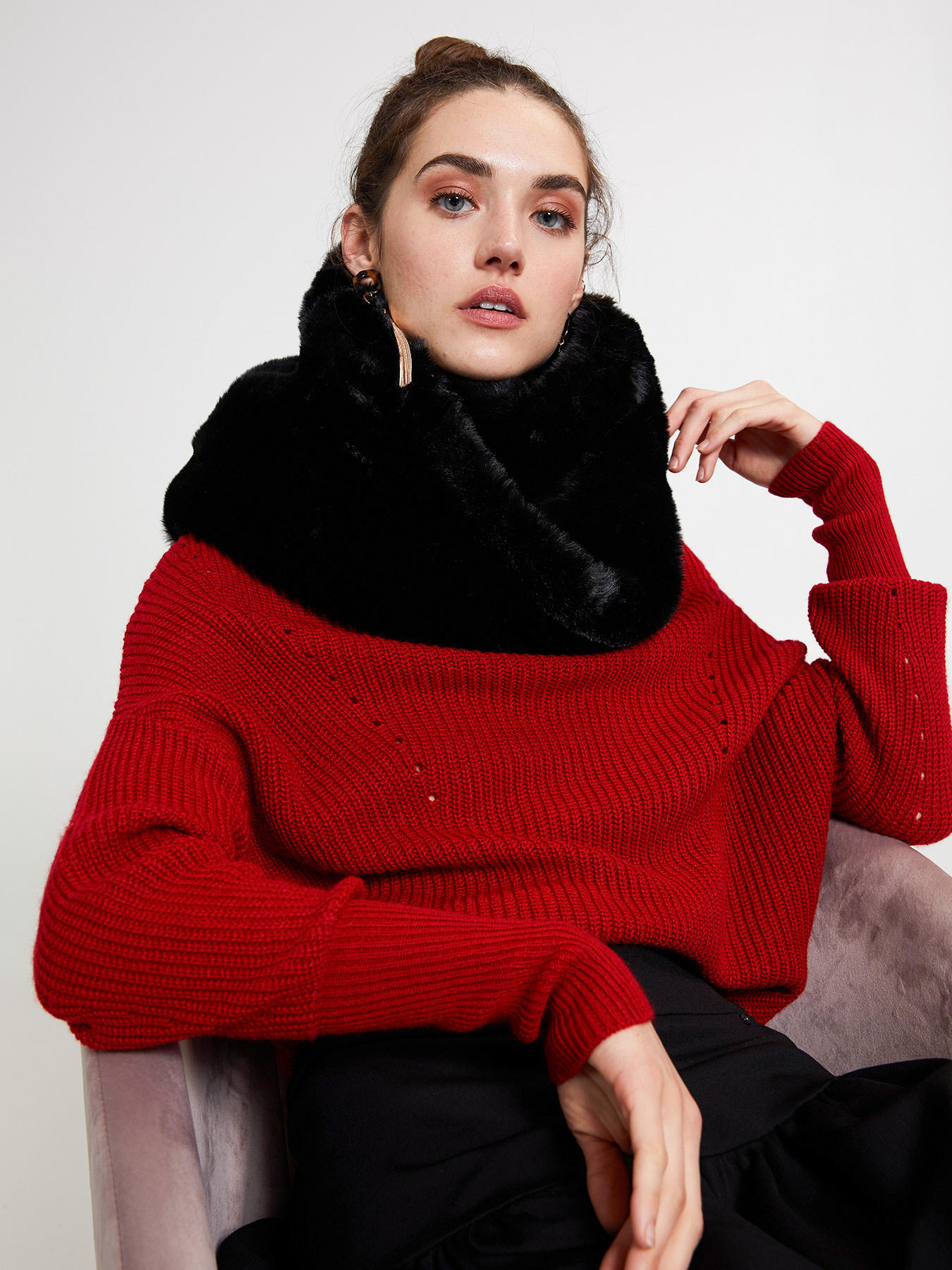 Collo di pelliccia sintetica image number 2