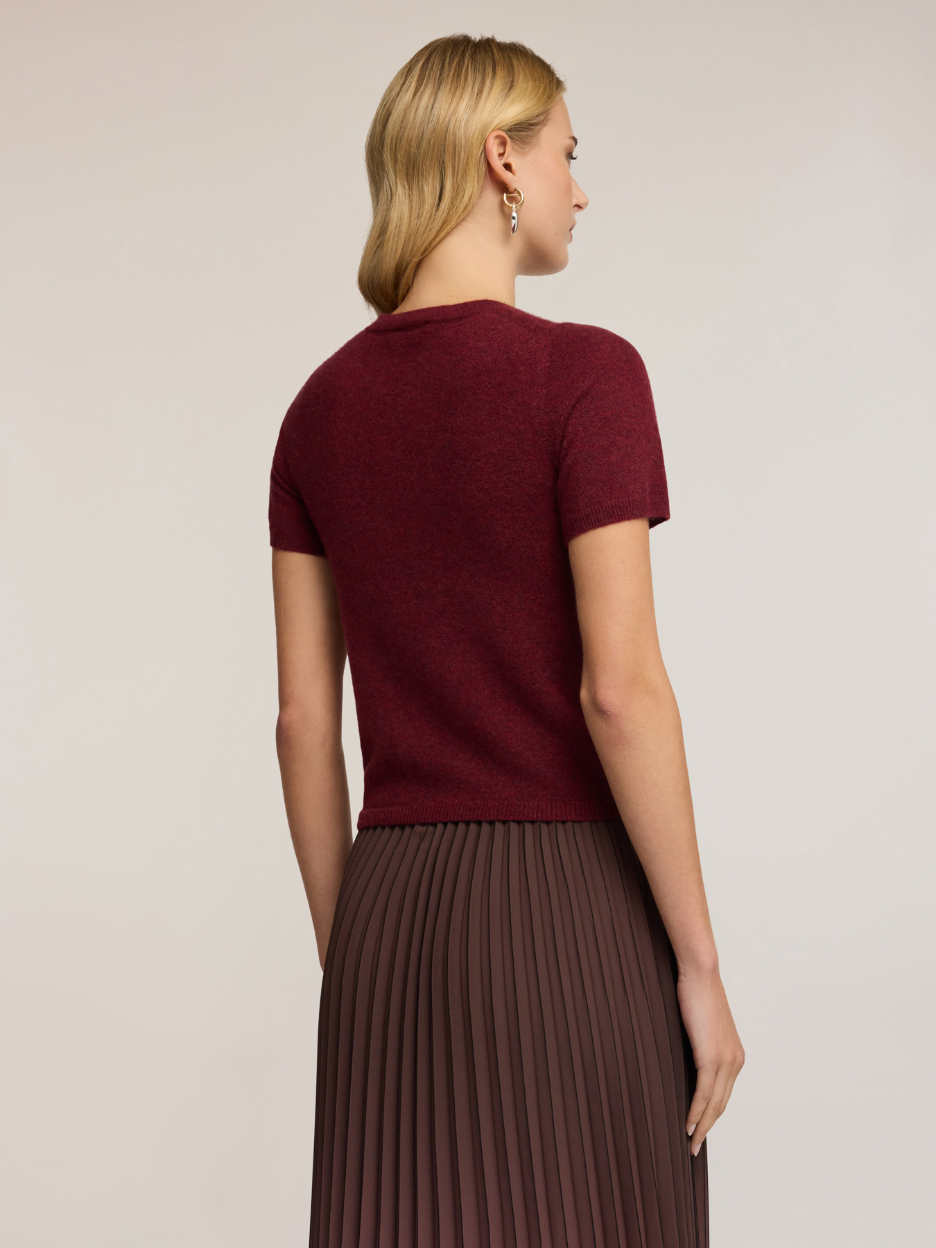 Short-sleeve cashmere sweater image number 1
