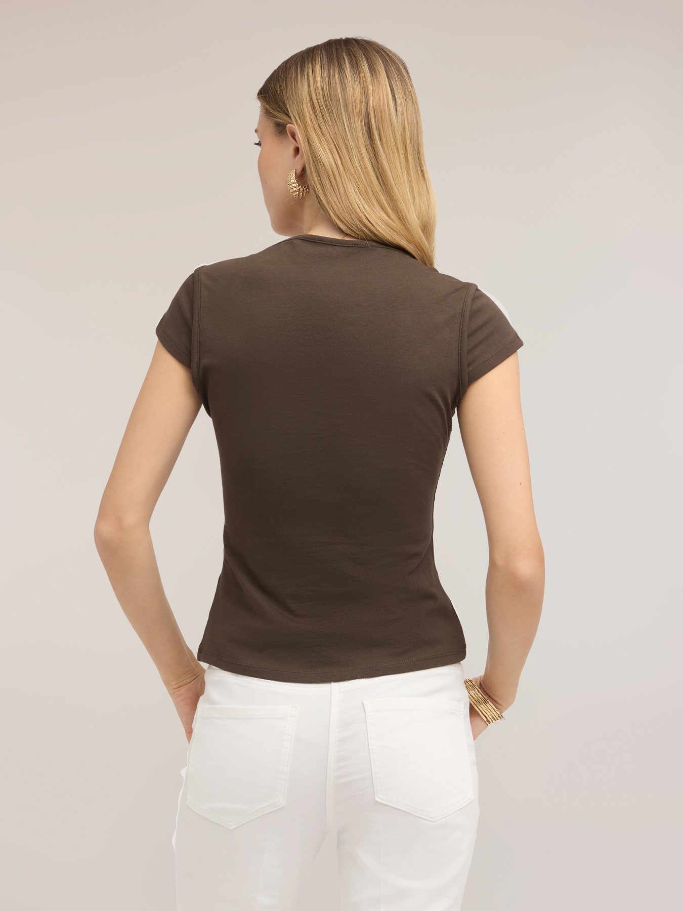 T-Shirt mit Carr&eacute;-Ausschnitt image number 1