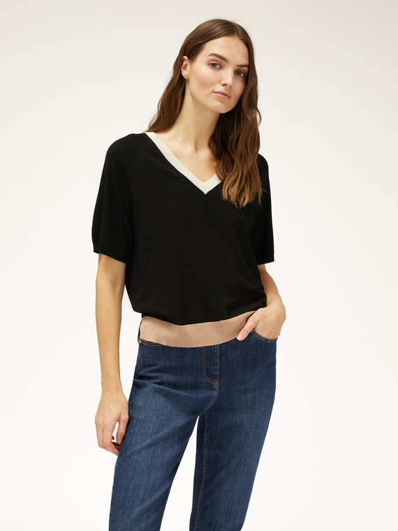 V-neck sweater with contrasting trims