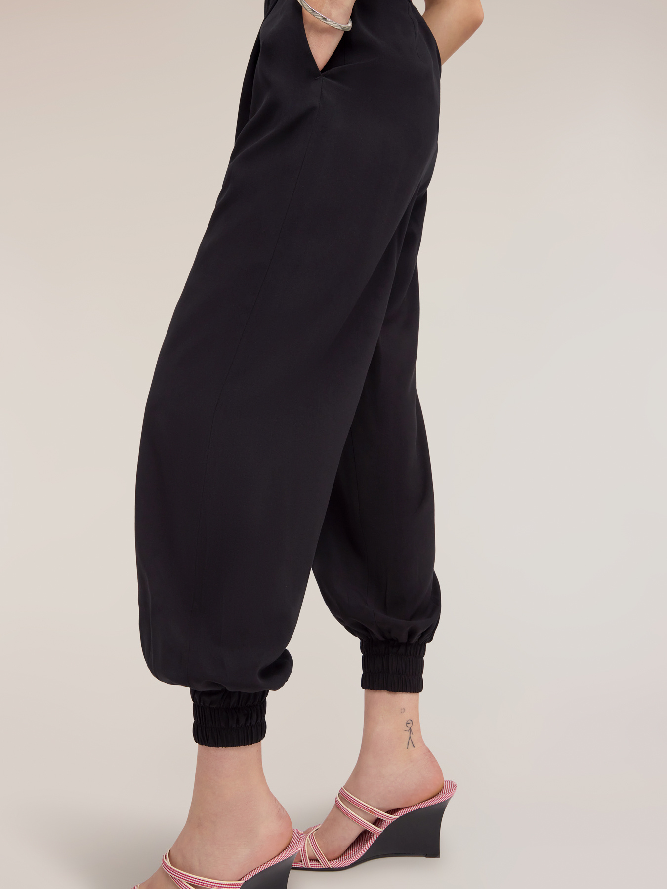 Viscose trousers with cuffs at the bottom image number 3