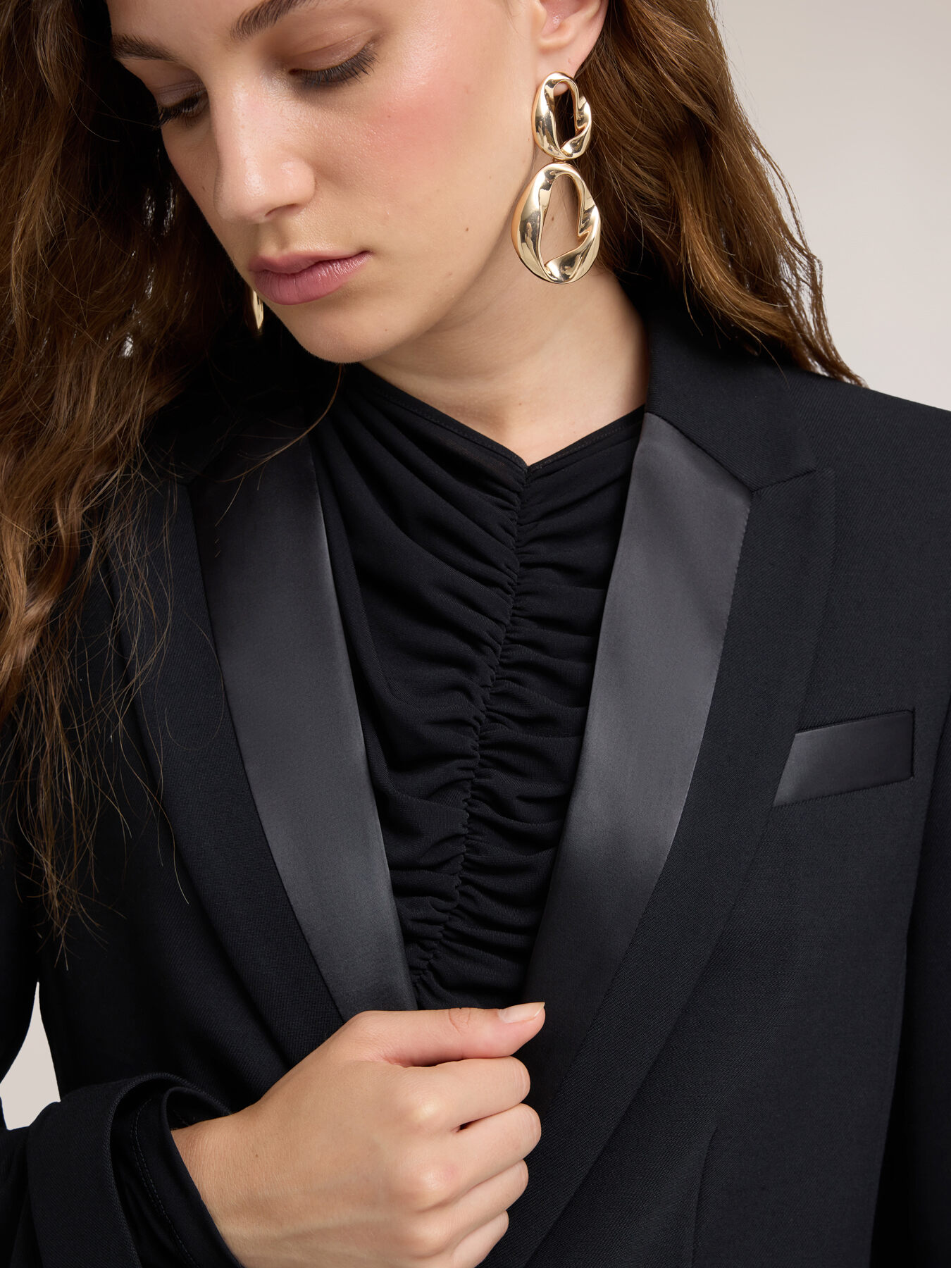 Structured cady jacket with satin details image number 3