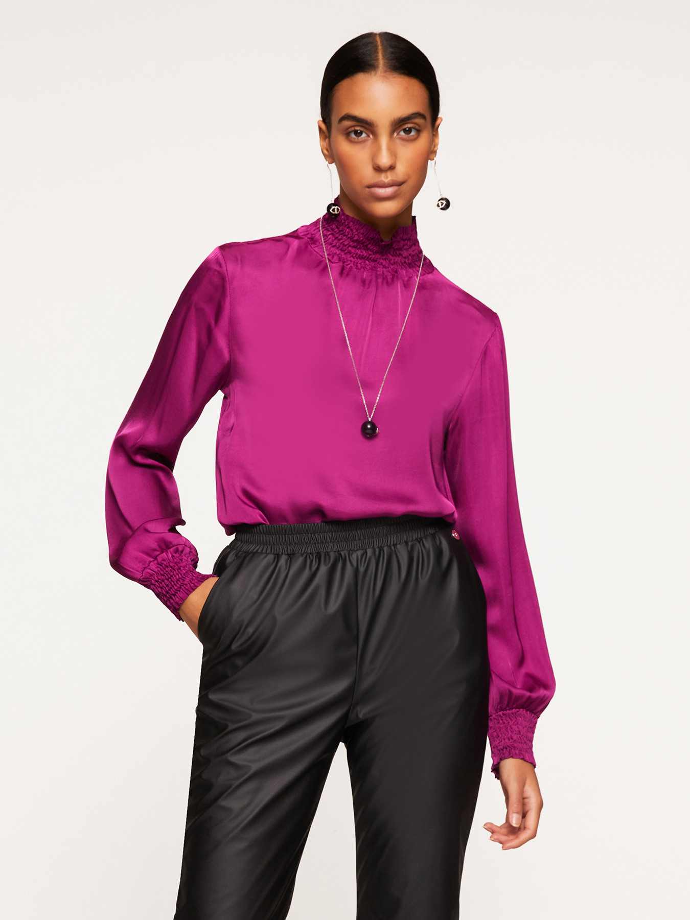 Blouse with stand-up collar and elastic features image number 0