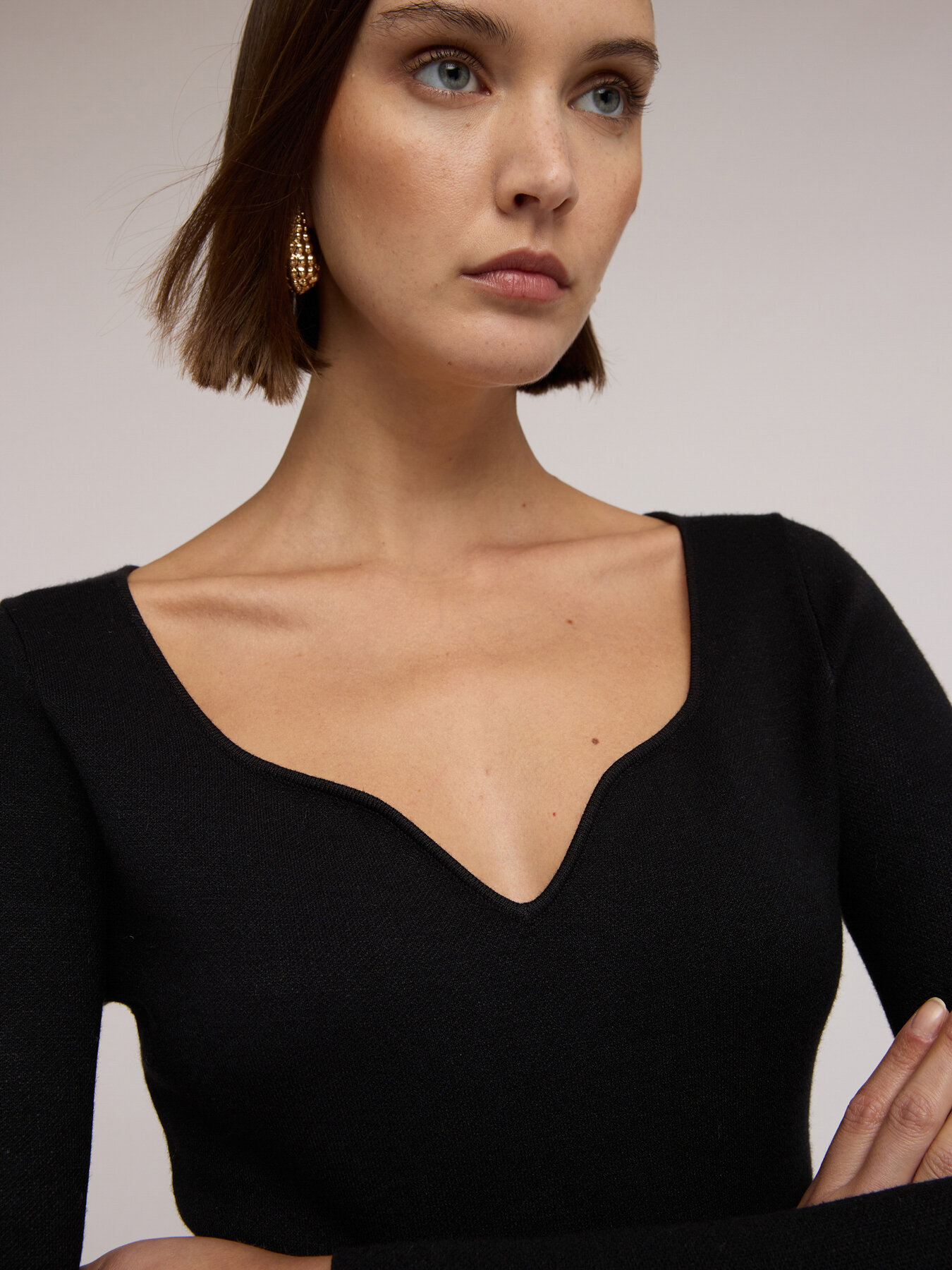 Knit tube dress with sweetheart neckline image number 3