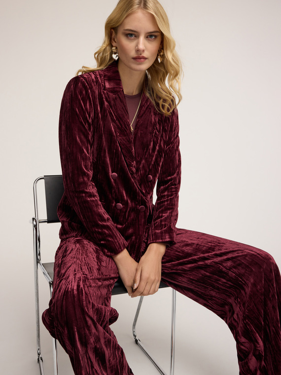 Doppelreihiger Blazer aus plissiertem Samt