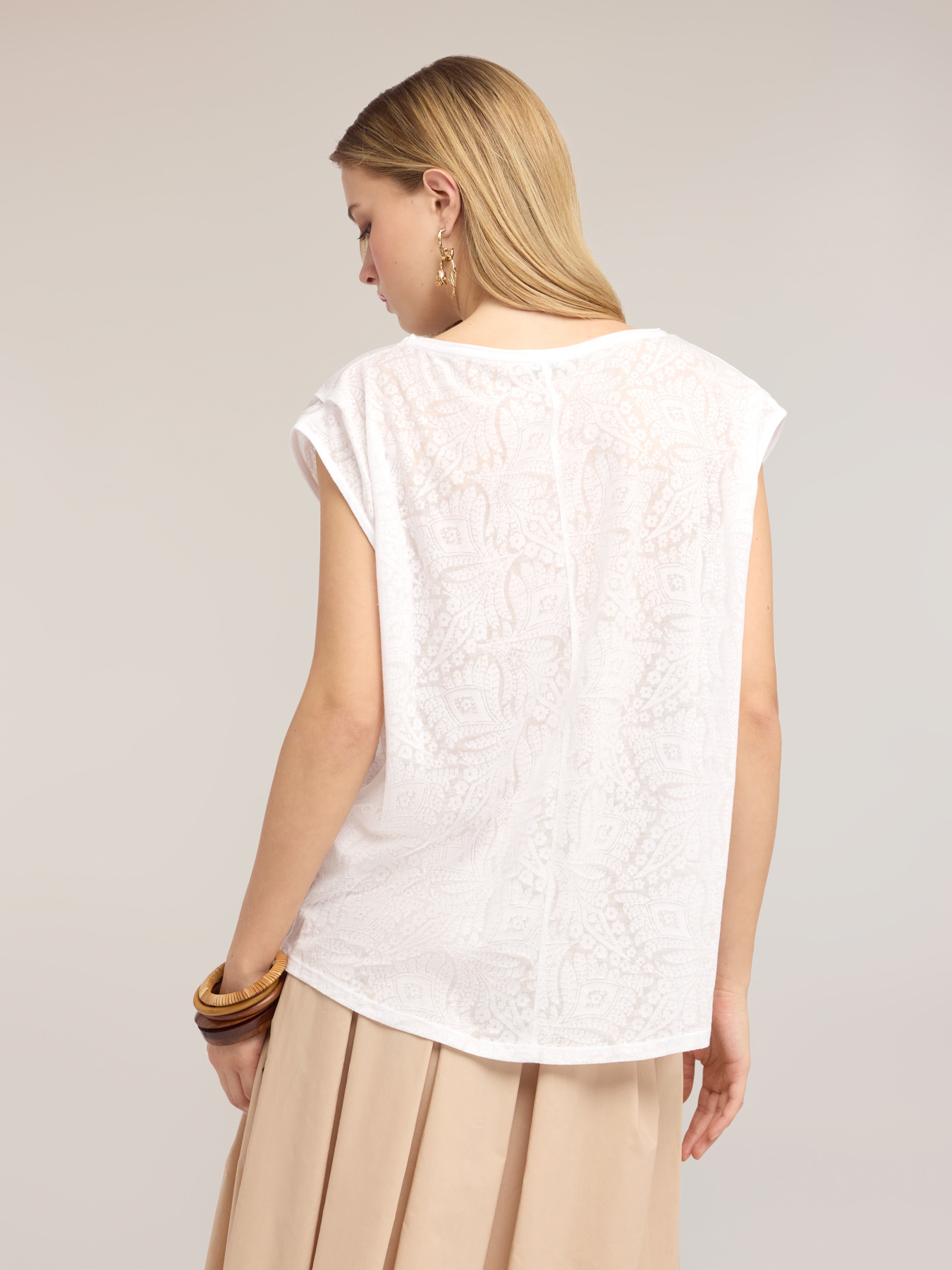 T-shirt with devor&eacute; finish image number 1