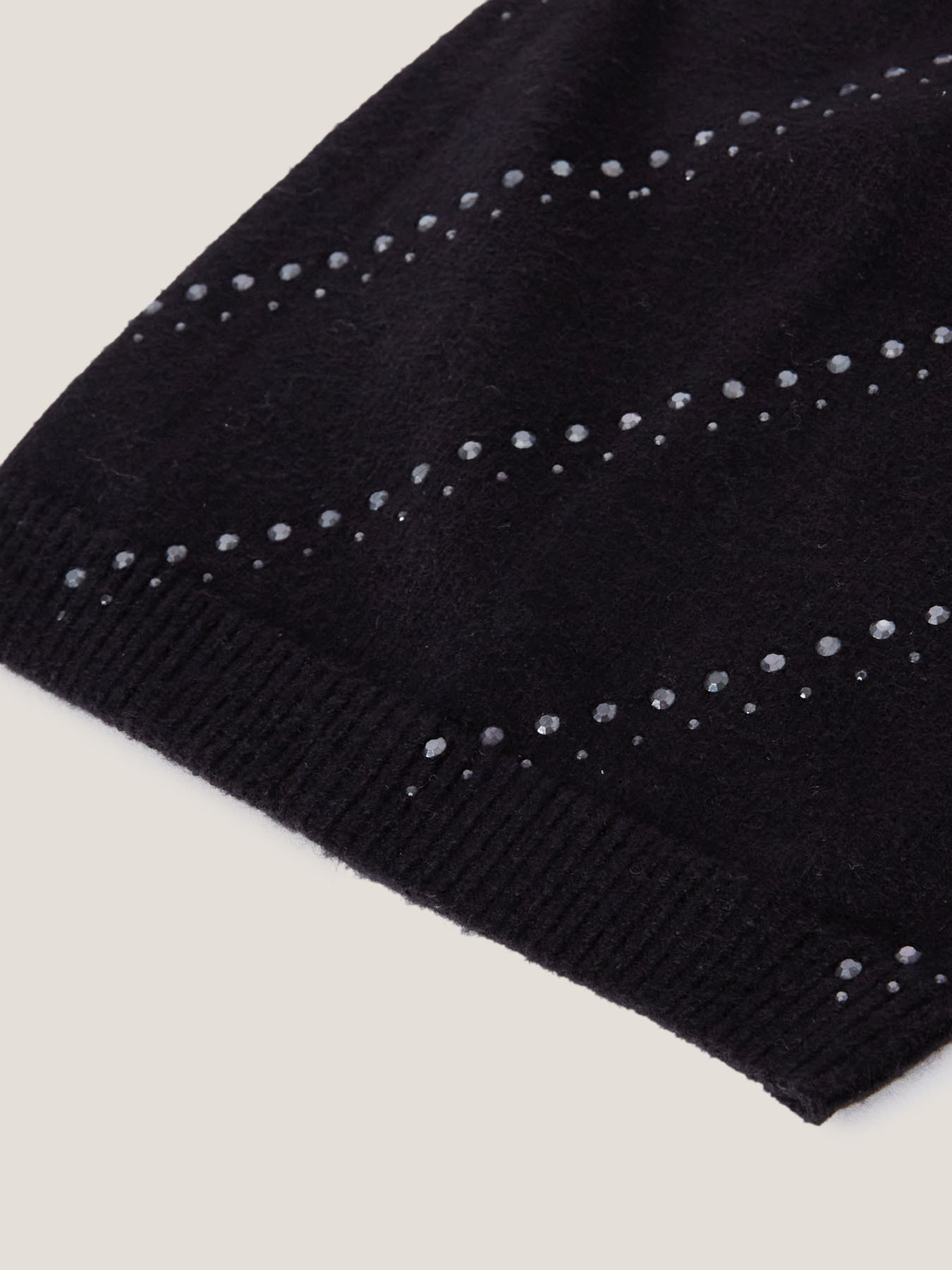 Cuffia con micro strass e borchie image number 2