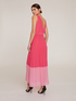 Zweifarbiges langes Kleid mit Plissee-Verarbeitung image number 2