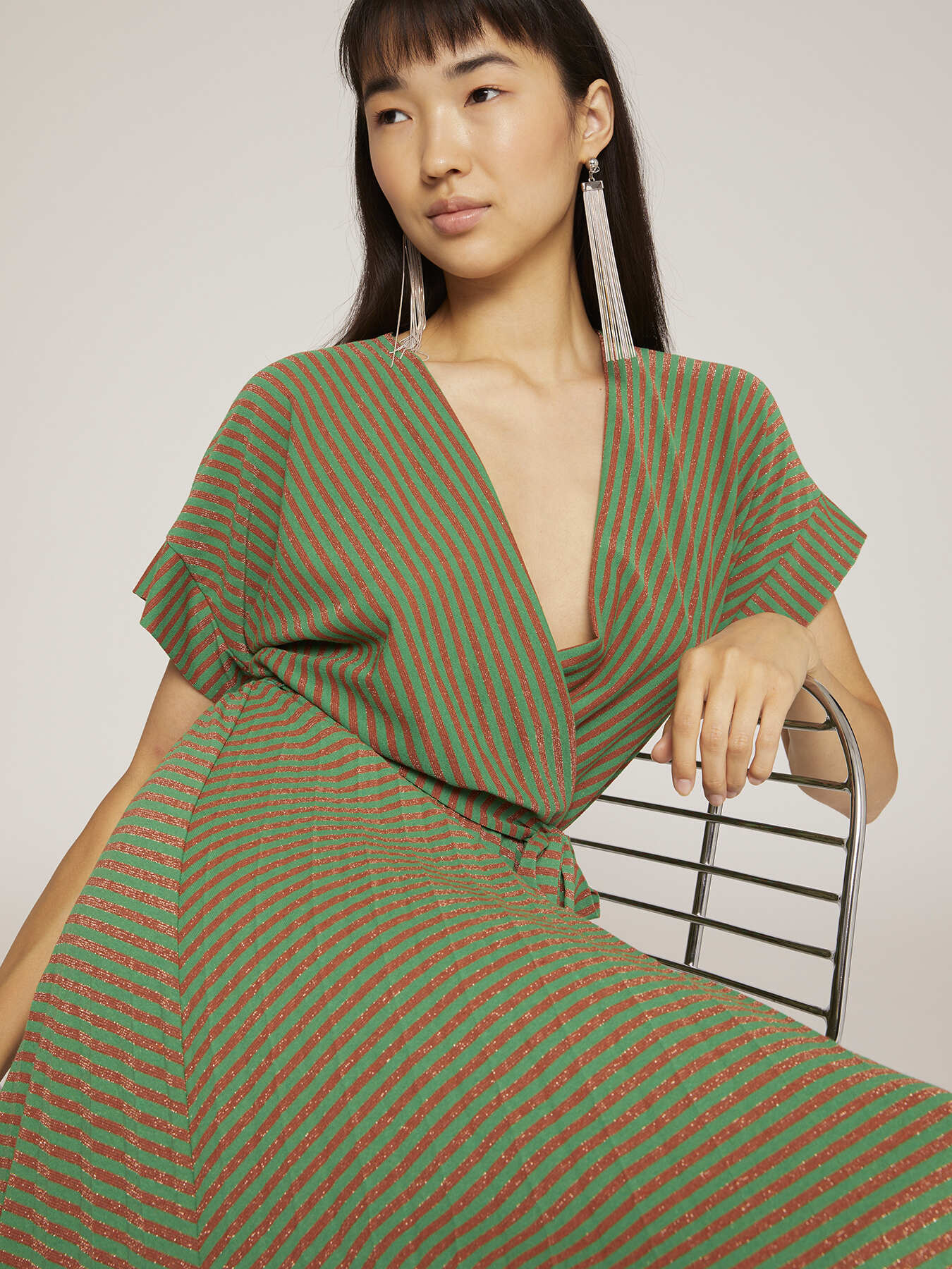 Langes Plisseekleid aus Jersey mit Lurex-Streifen image number 2