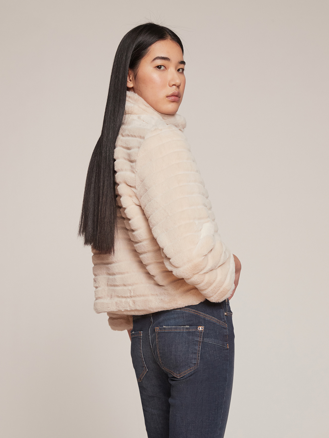 Cappa effetto pelliccia image number 1