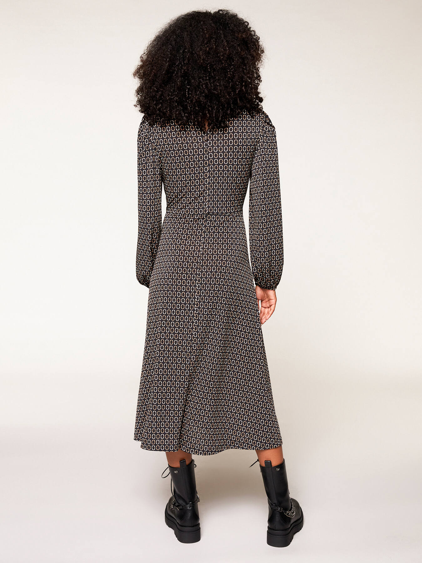 Vestido midi con estampado de cadenas image number 1