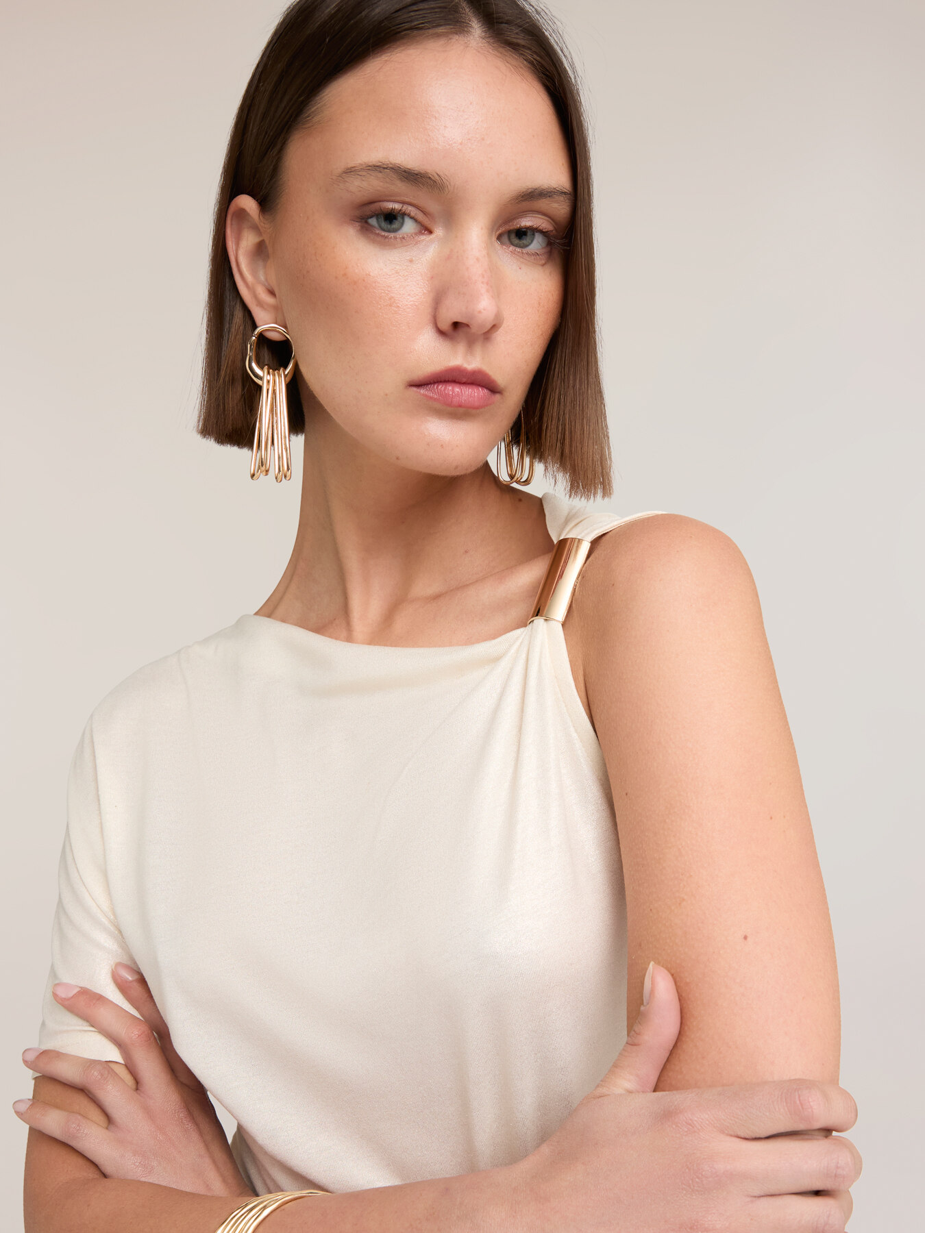 Laminated t-shirt with asymmetric neckline image number 2