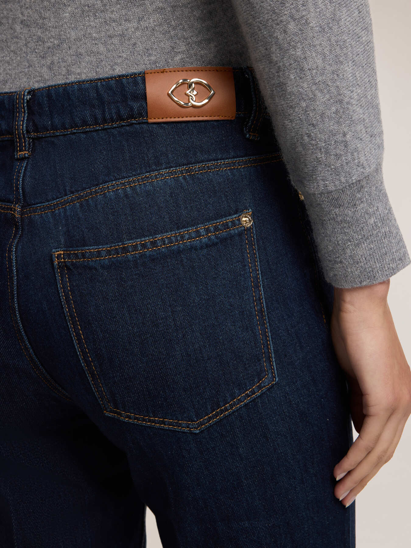 Carrot jeans mixed lyocell image number 3