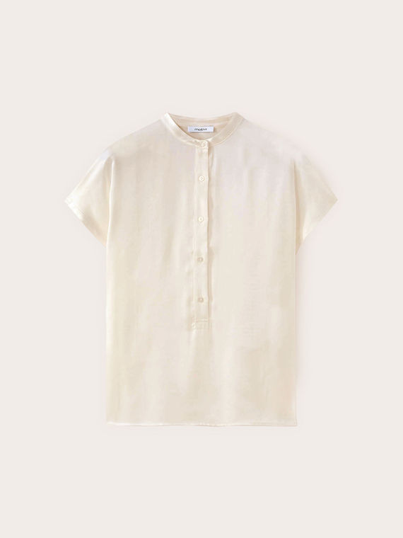 T-Shirt aus Satin mit Serafinokragen