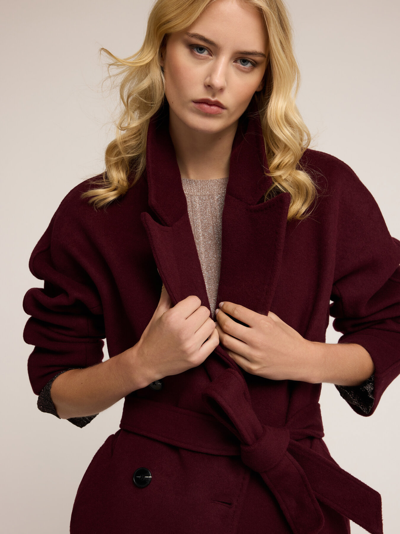 Double-breasted coat in wool blend drap image number 3