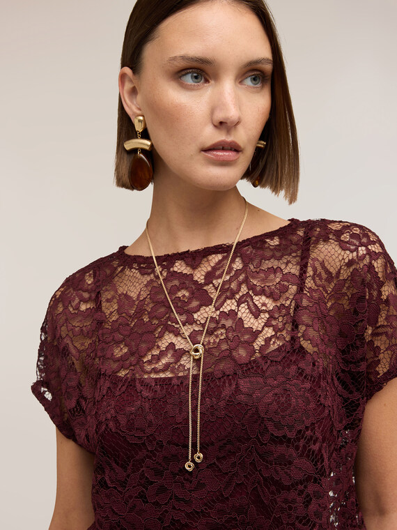 Blouse courte en dentelle