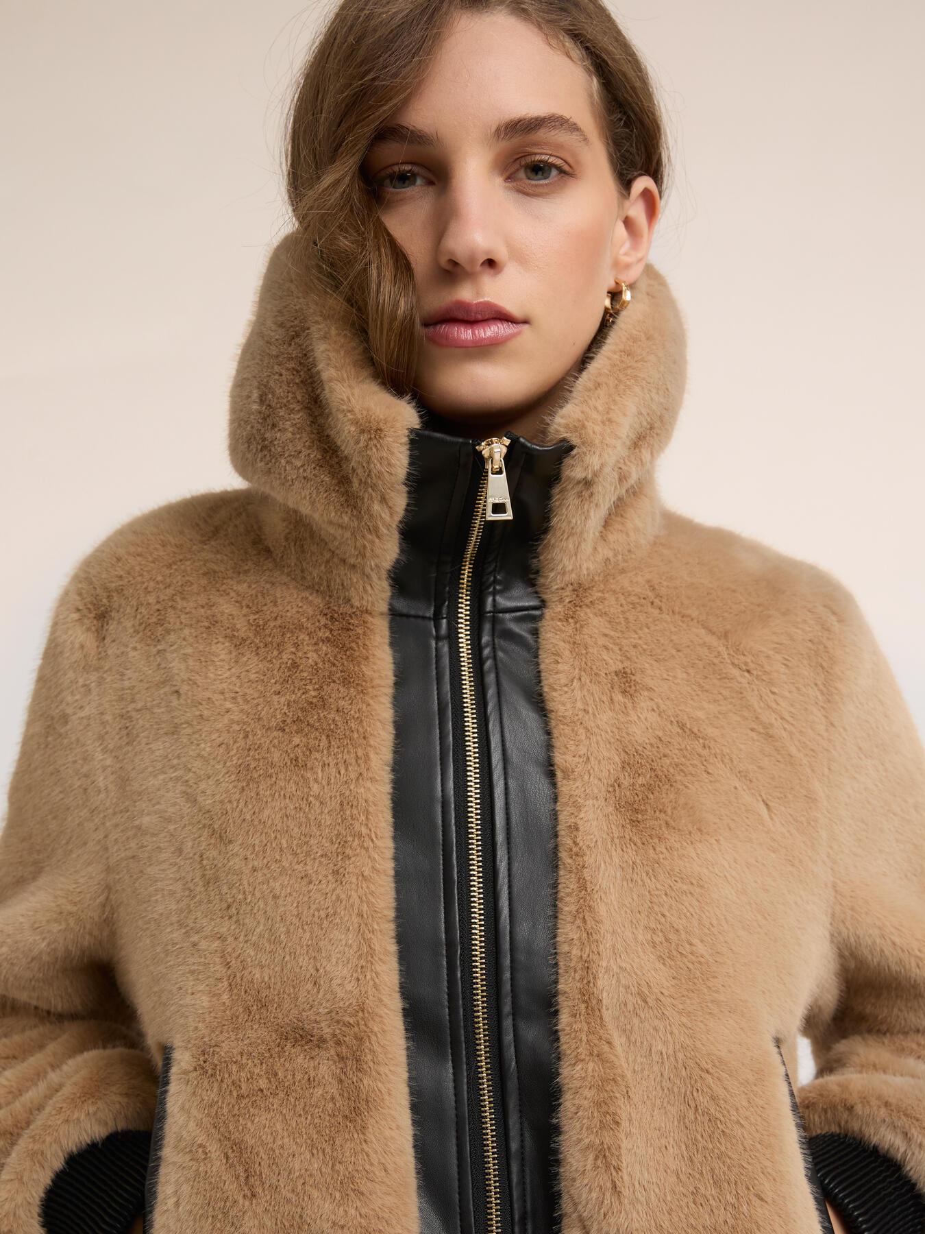 Plush-effect jacket with inserts image number 2