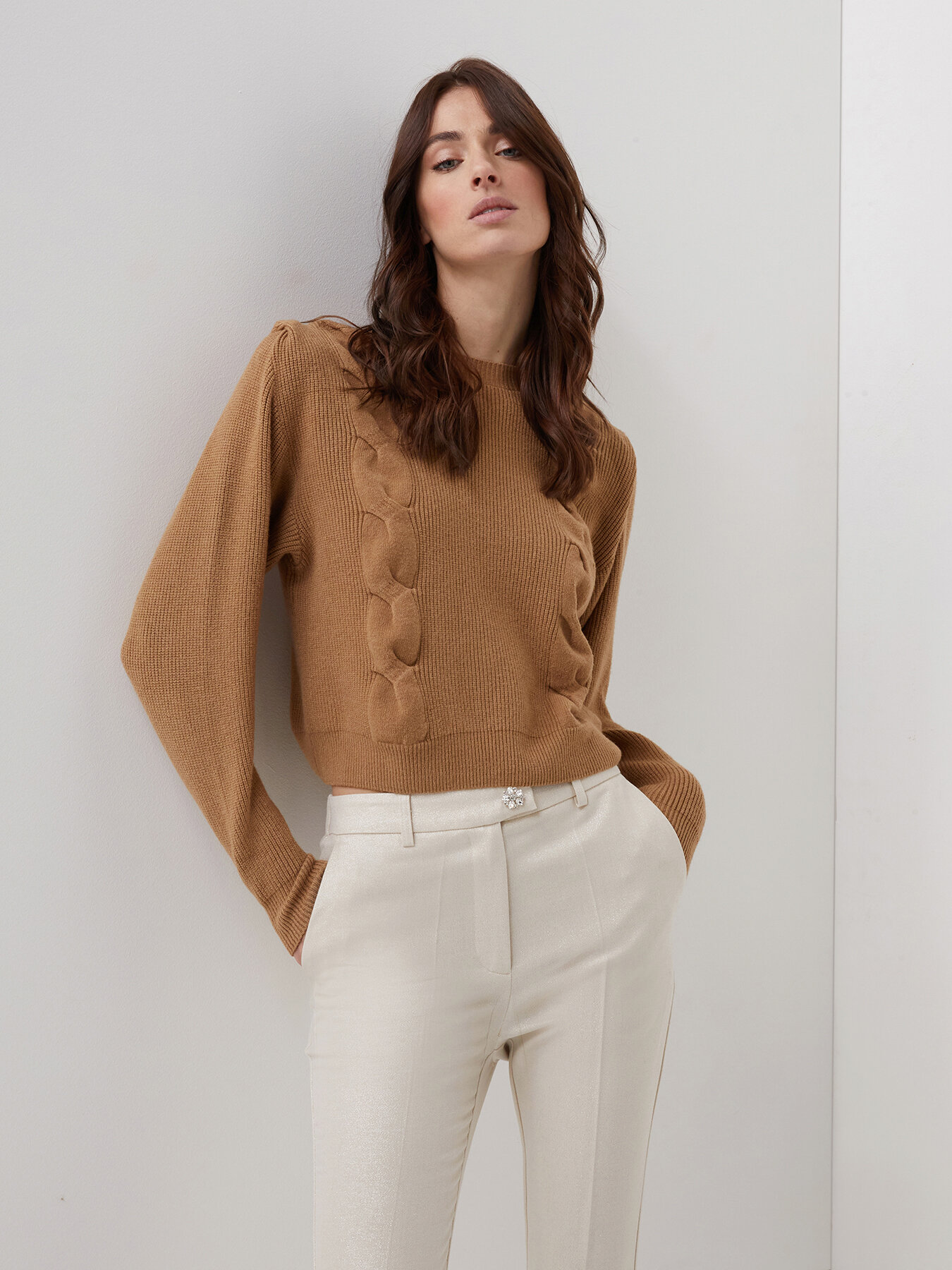 Pullover with padded shoulders image number 0