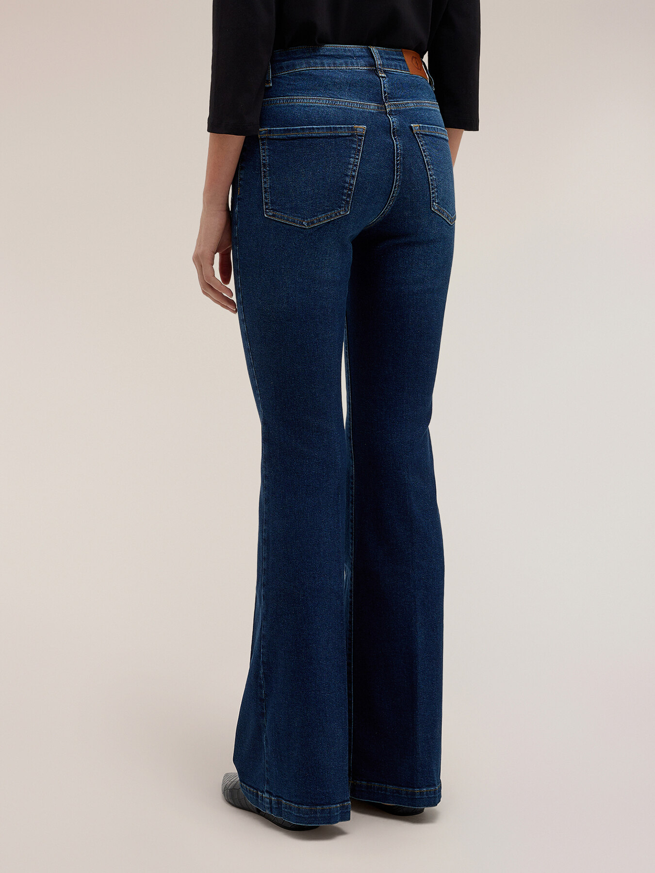 High-waisted flare jeans with jewel embellishment image number 2