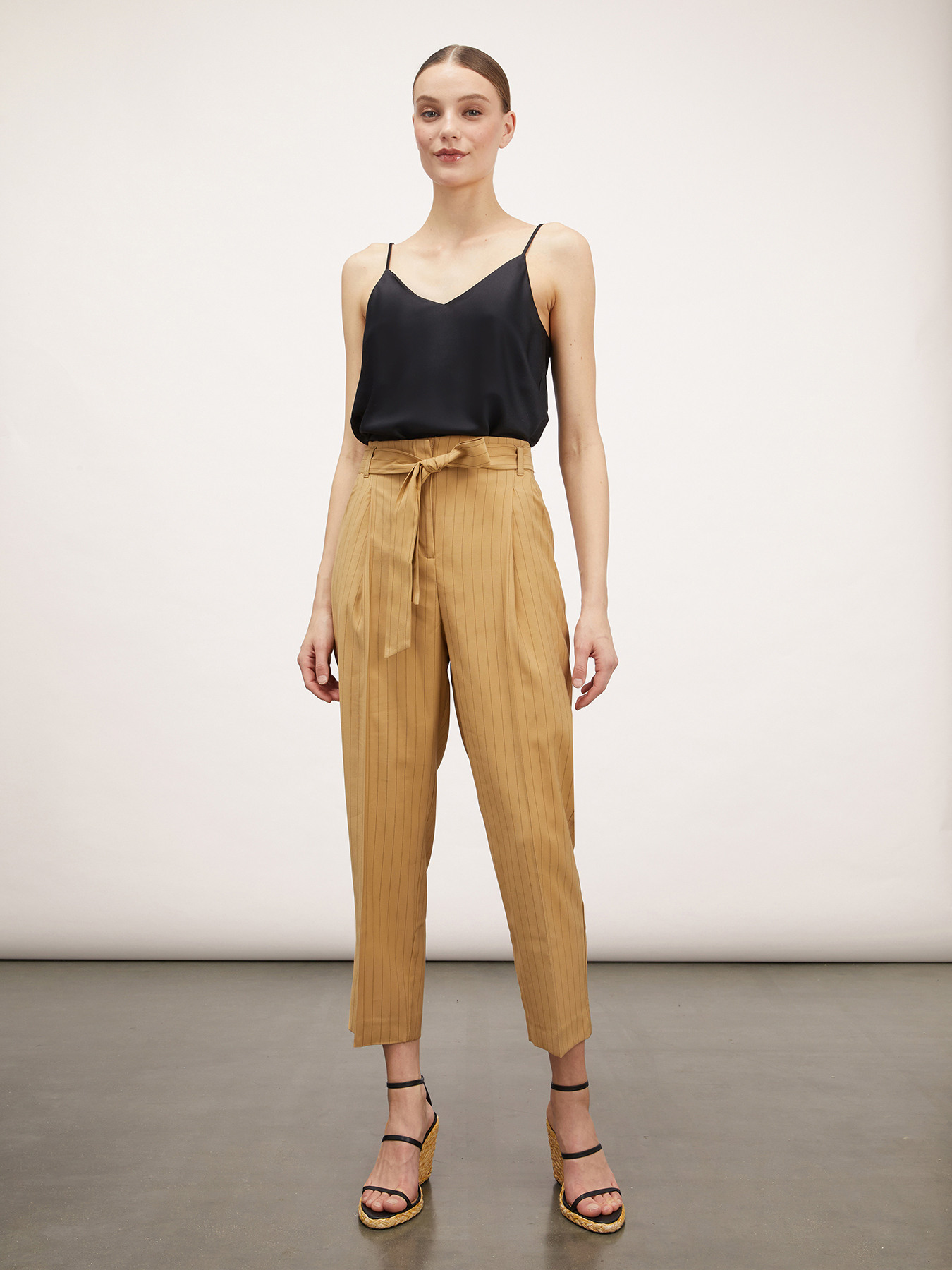 Pantaloni gessati con pieghe image number 3