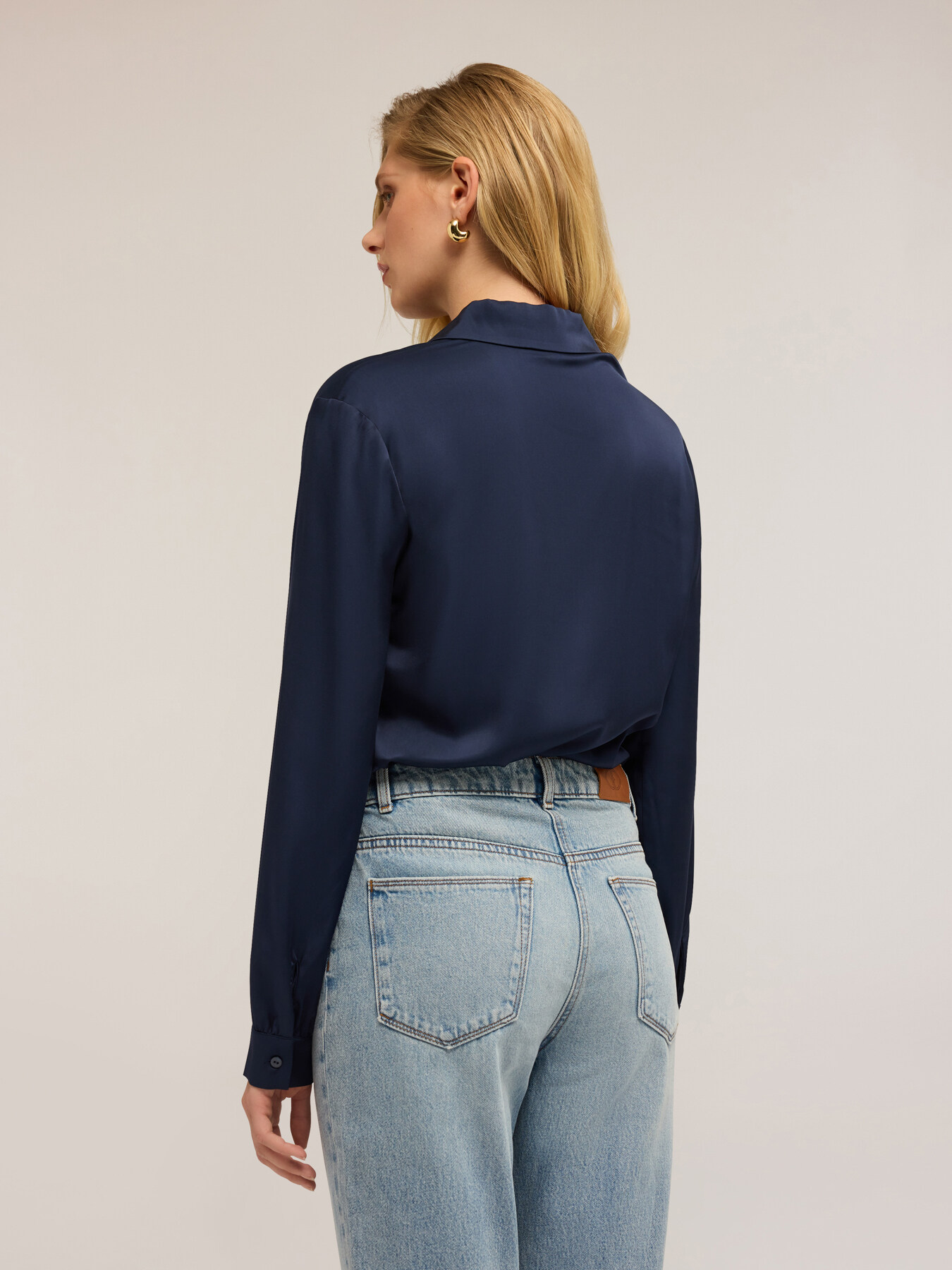 Satin shirt image number 1