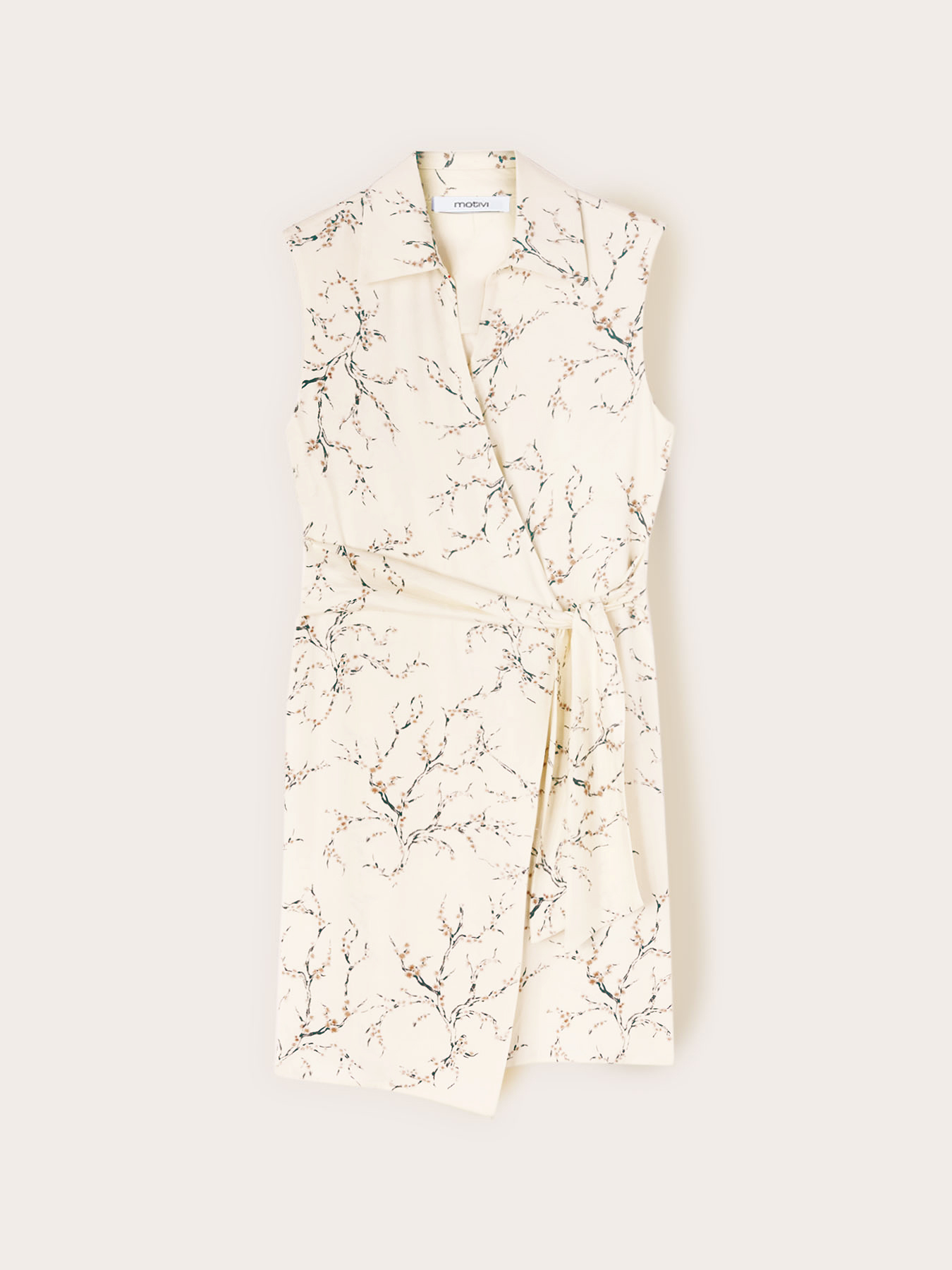 Wrap dress in printed satin image number 4