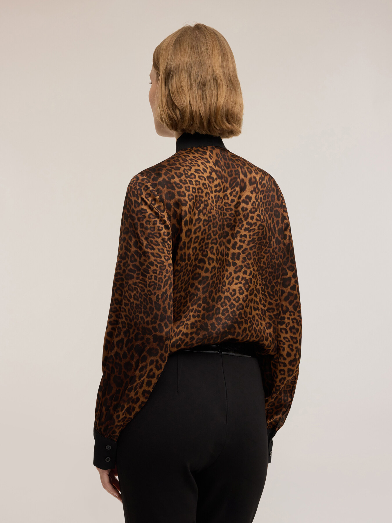 Chemise en satin &agrave; motif animalier image number 1