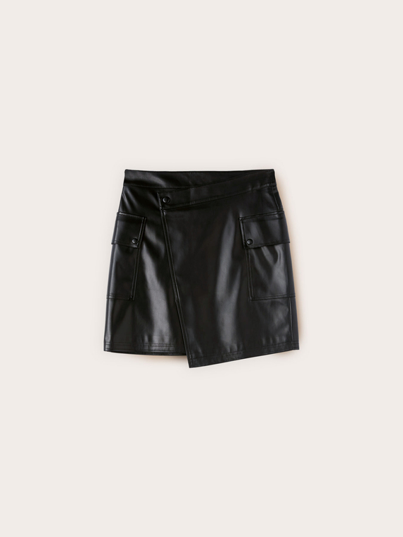 Asymmetrical mini skirt with pockets