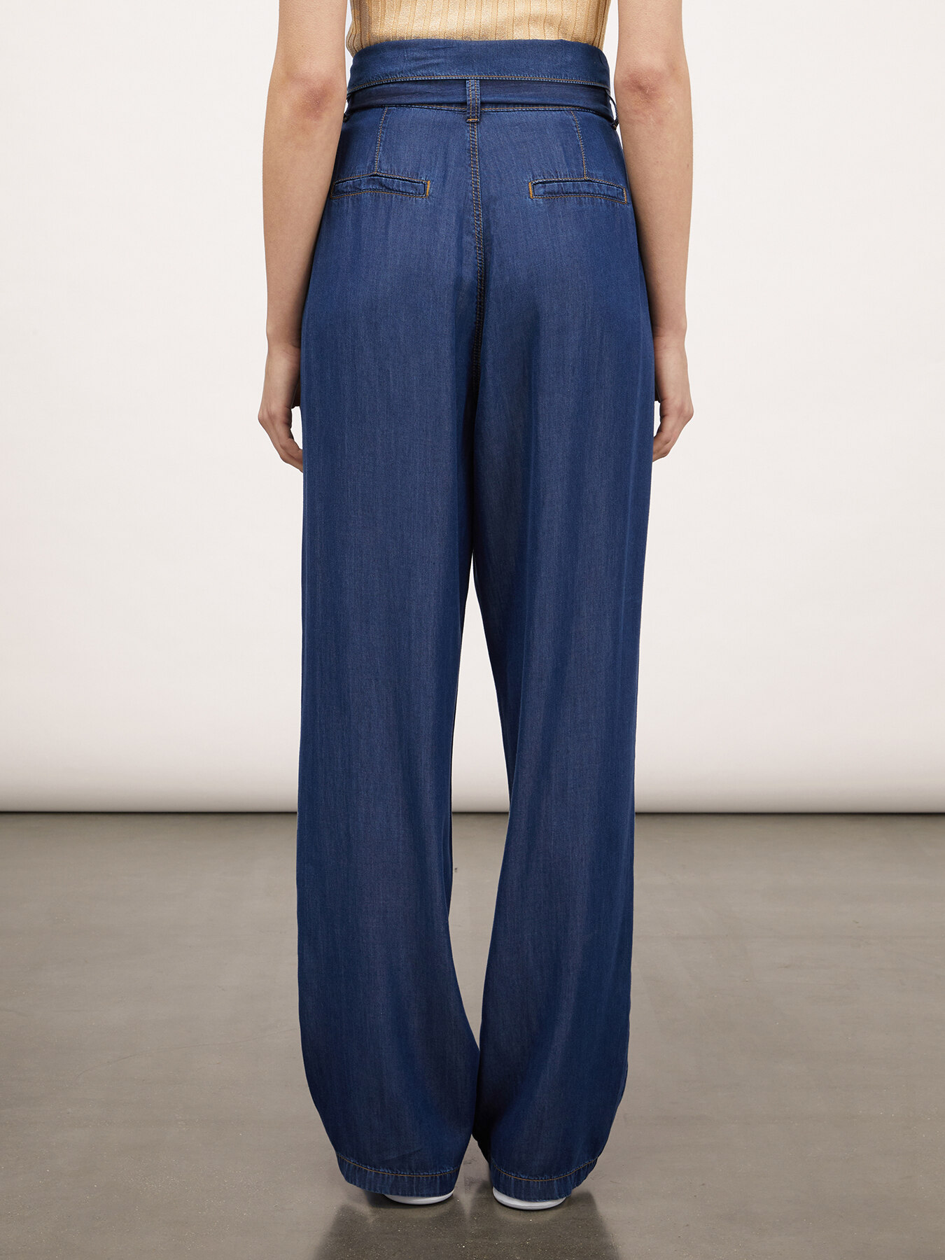 Jean large en TENCEL&trade; image number 1